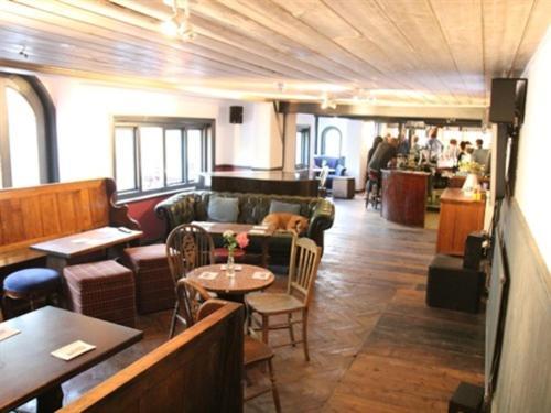 The May Garland Inn Hellingly Esterno foto