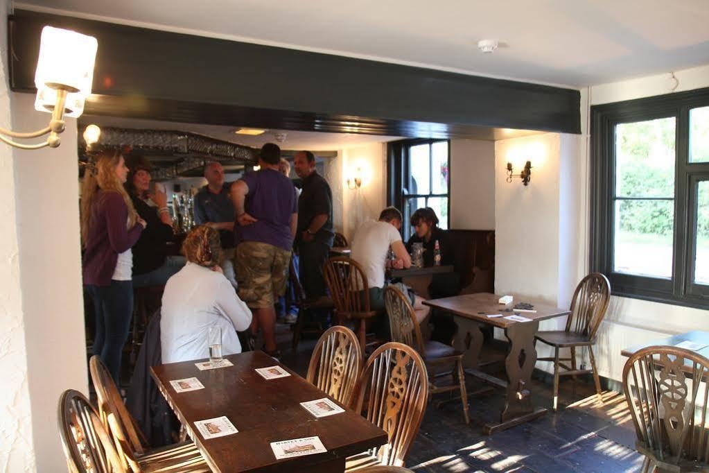 The May Garland Inn Hellingly Esterno foto
