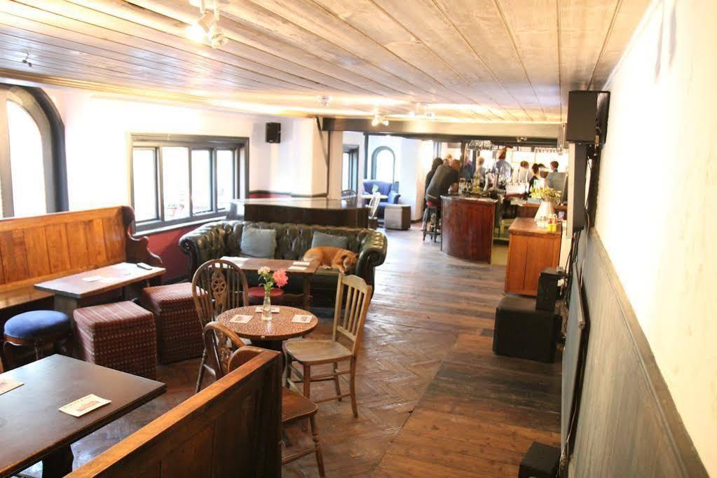 The May Garland Inn Hellingly Esterno foto