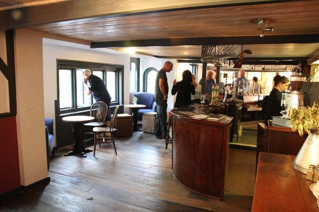 The May Garland Inn Hellingly Esterno foto
