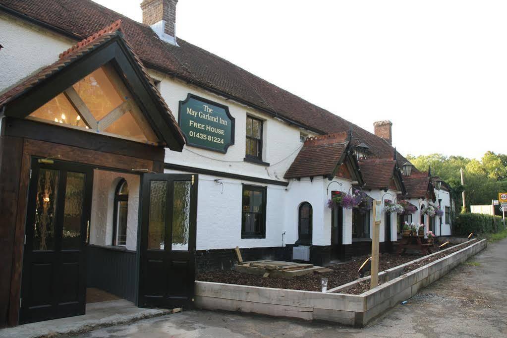 The May Garland Inn Hellingly Esterno foto