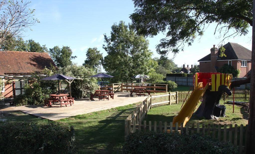 The May Garland Inn Hellingly Esterno foto