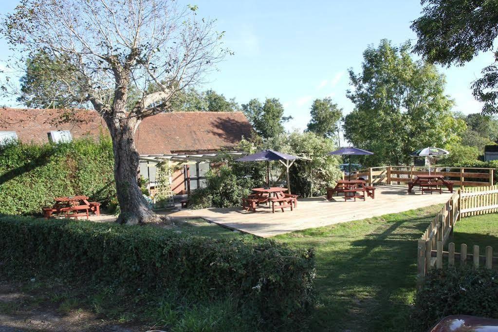 The May Garland Inn Hellingly Esterno foto