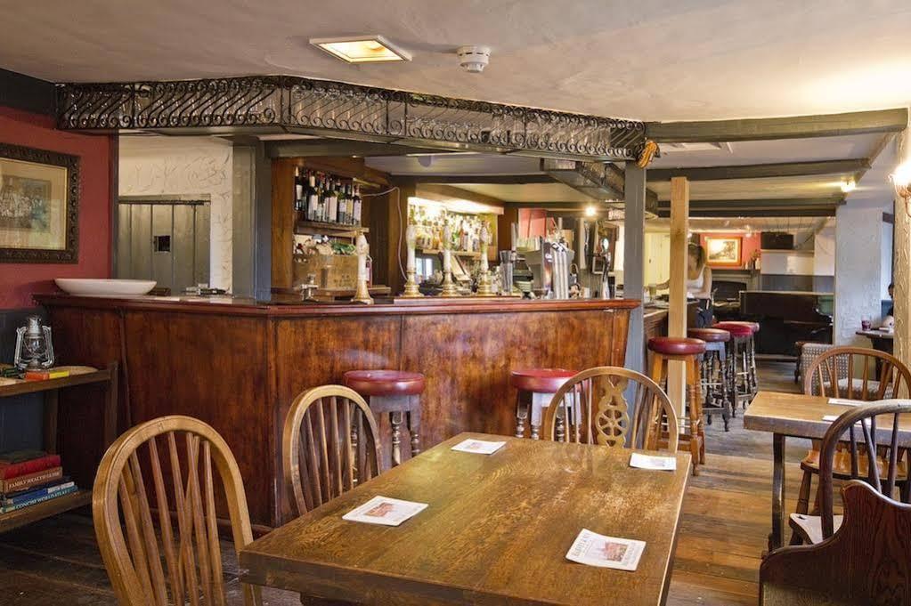 The May Garland Inn Hellingly Esterno foto