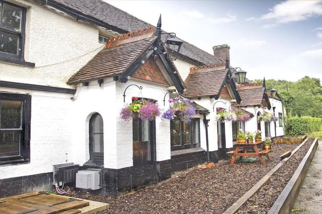 The May Garland Inn Hellingly Esterno foto