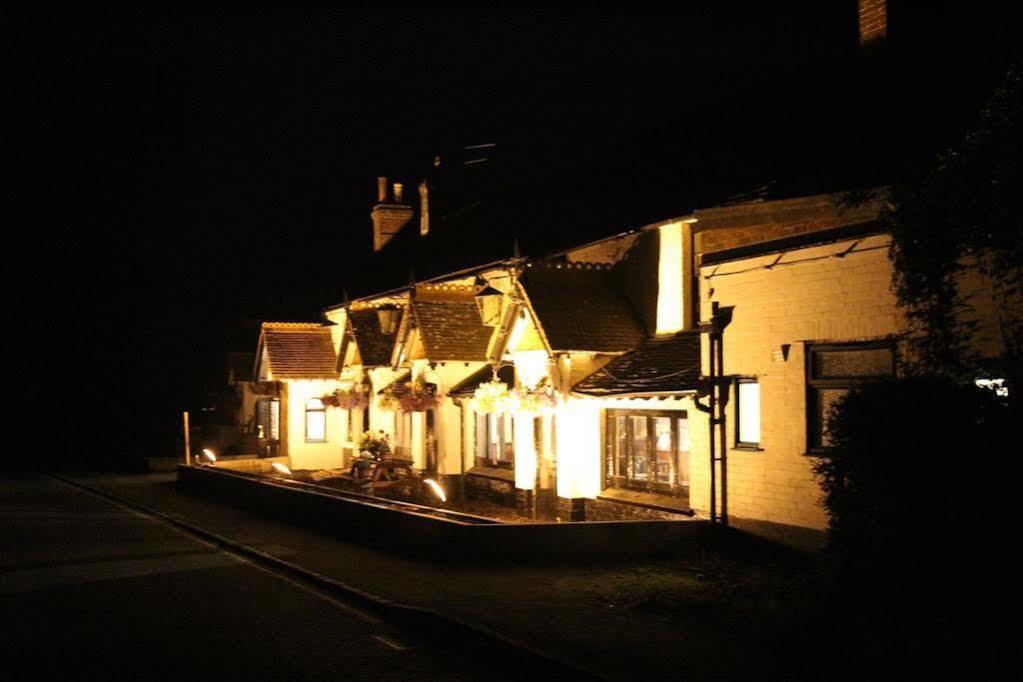 The May Garland Inn Hellingly Esterno foto